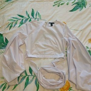 Wide-sleeve crop top with bow